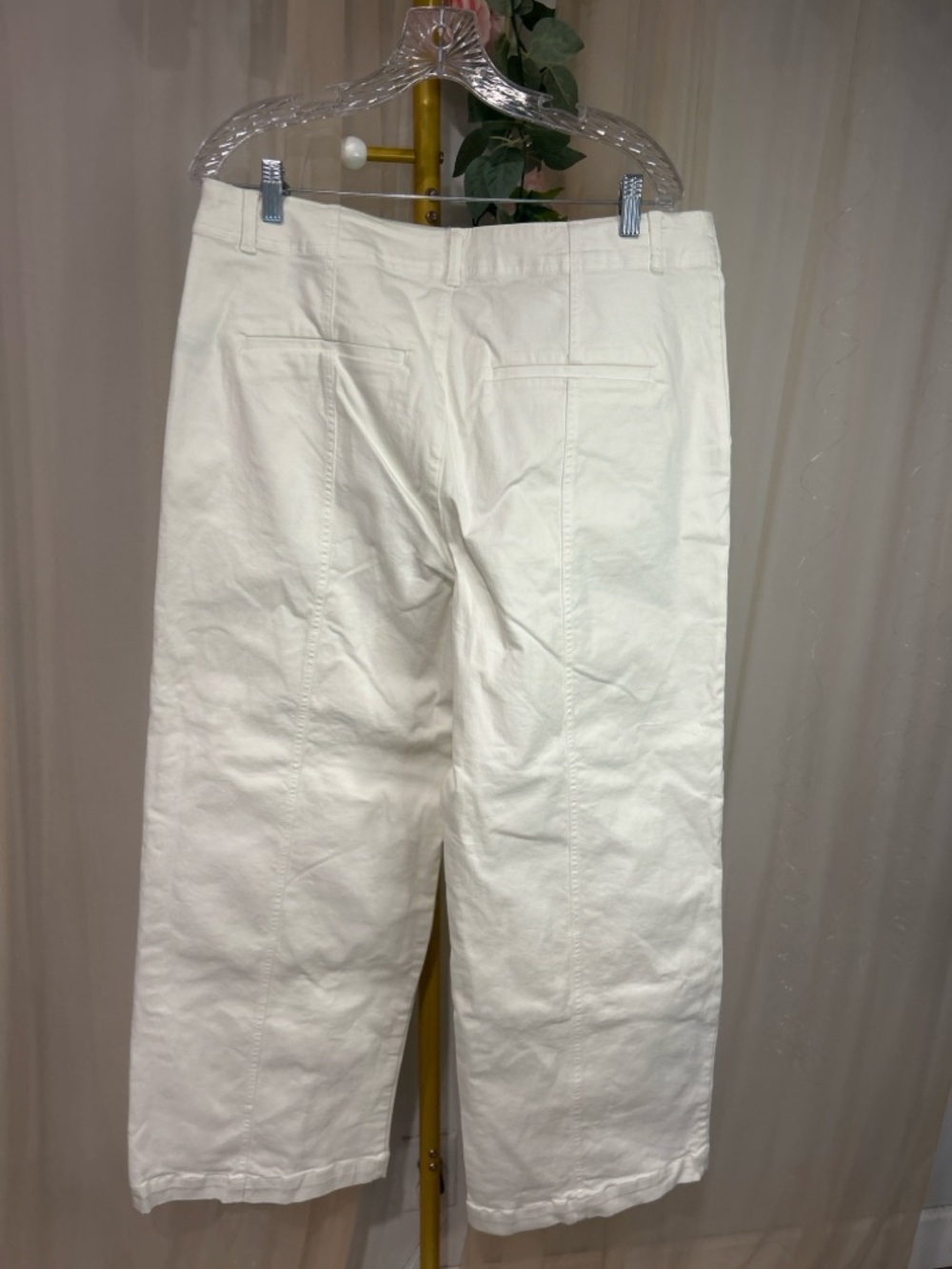 Universal Thread White Straight Leg Pants Size 14 NWT Stretch High Rise Classic - Picture 8 of 8